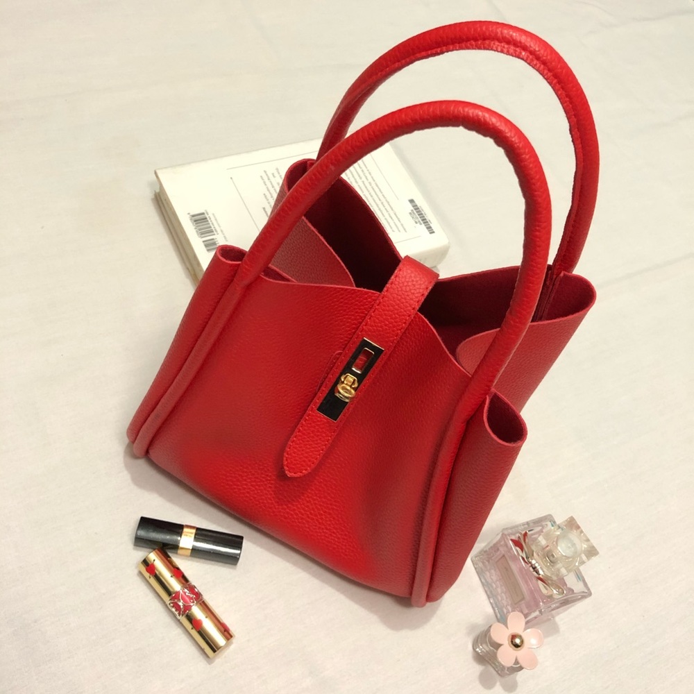 Red leather small bag quilted baguette hand bucket